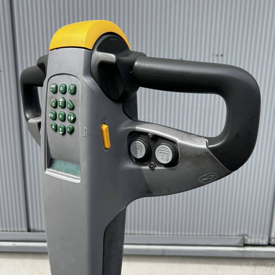 Atlet PSL125 Galvano - Emelőtargoncá: 5 kép. Atlet PSL125 Galvano - Emelőtargoncá: 5 kép.