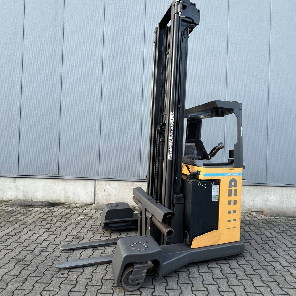 Atlet UFS200DTFVRF850 - Négyutas tolóoszlopos targoncá: 4 kép. Atlet UFS200DTFVRF850 - Négyutas tolóoszlopos targoncá: 4 kép.