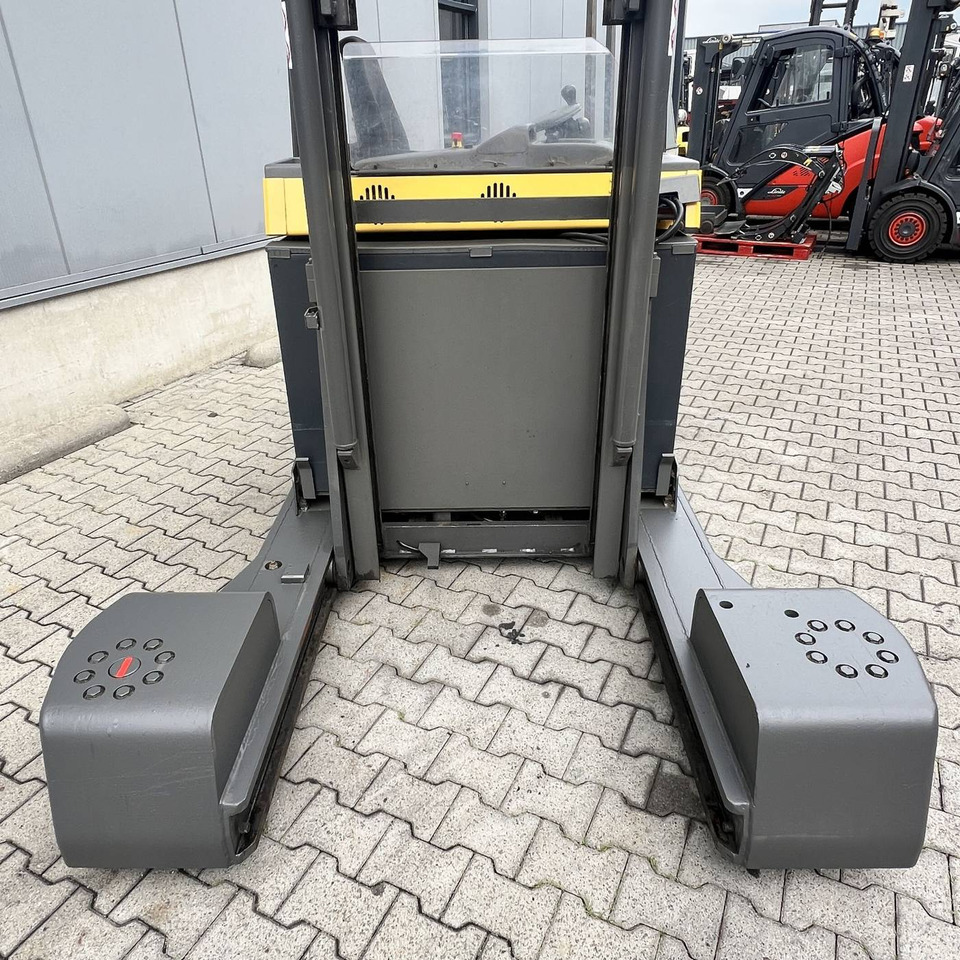 Atlet UFS250DTFVRE480 - Négyutas tolóoszlopos targoncá: 3 kép. Atlet UFS250DTFVRE480 - Négyutas tolóoszlopos targoncá: 3 kép.