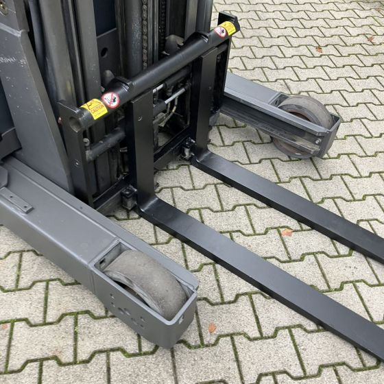 Atlet UMS160DTFVRE630 - Tolóoszlopos targoncá: 4 kép. Atlet UMS160DTFVRE630 - Tolóoszlopos targoncá: 4 kép.