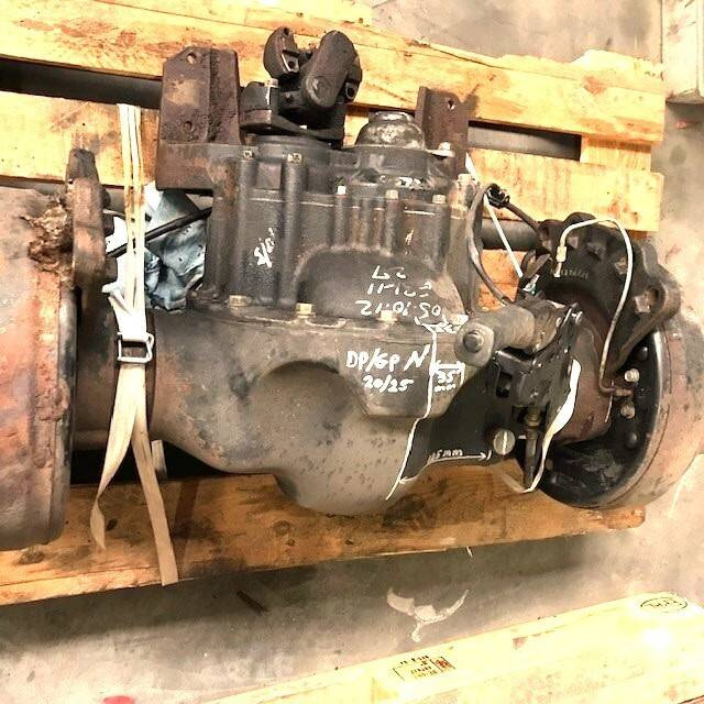 Complete front axle for Caterpillar - Tengely és alkatrészek - Anyagmozgató gép: 4 kép. Complete front axle for Caterpillar - Tengely és alkatrészek - Anyagmozgató gép: 4 kép.