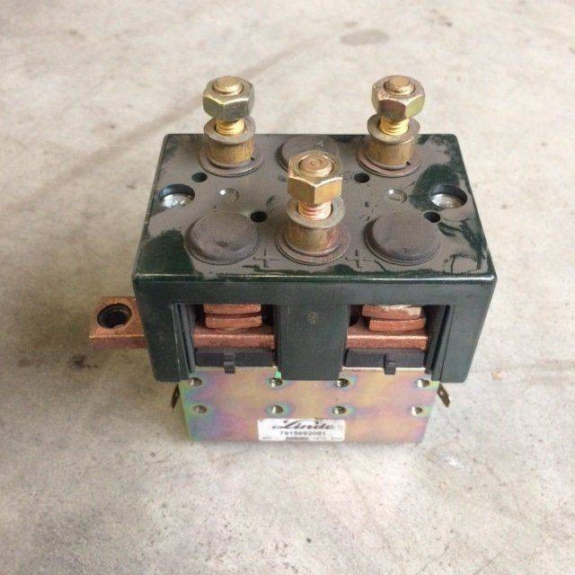 Contactor for Linde - Elektromos rendszer - Anyagmozgató gép: 2 kép. Contactor for Linde - Elektromos rendszer - Anyagmozgató gép: 2 kép.