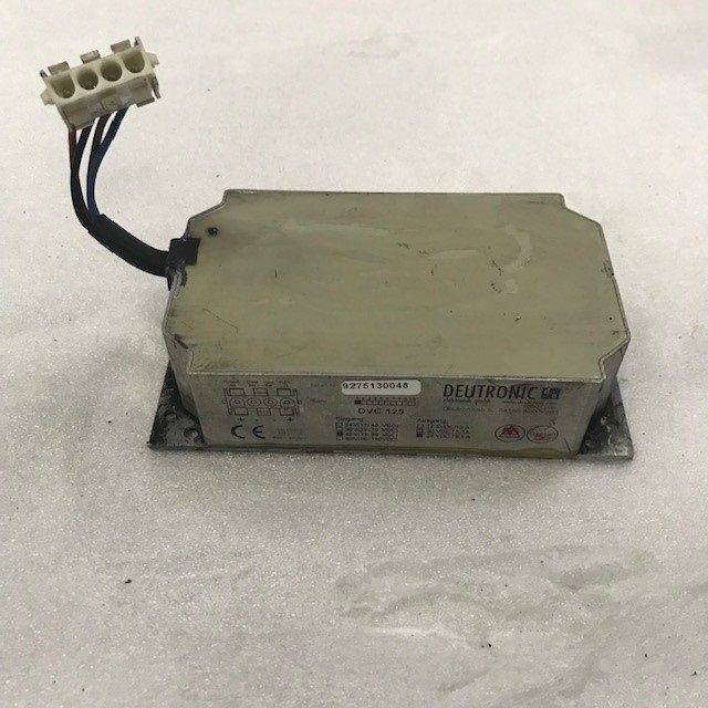 Deutronic DC/DC CONVERTER - Elektromos rendszer - Anyagmozgató gép: 1 kép. Deutronic DC/DC CONVERTER - Elektromos rendszer - Anyagmozgató gép: 1 kép.