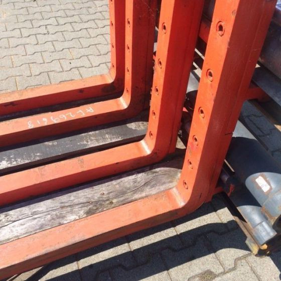Dürwen Double Pallet Handler - Raklapvilla - Anyagmozgató gép: 1 kép. Dürwen Double Pallet Handler - Raklapvilla - Anyagmozgató gép: 1 kép.