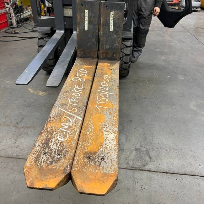 Dürwen Reachforks - Raklapvilla: 1 kép. Dürwen Reachforks - Raklapvilla: 1 kép.