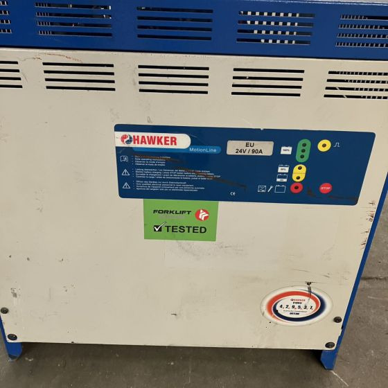 Hawker D24V/90A 625Ah - Elektromos rendszer - Anyagmozgató gép: 3 kép. Hawker D24V/90A 625Ah - Elektromos rendszer - Anyagmozgató gép: 3 kép.