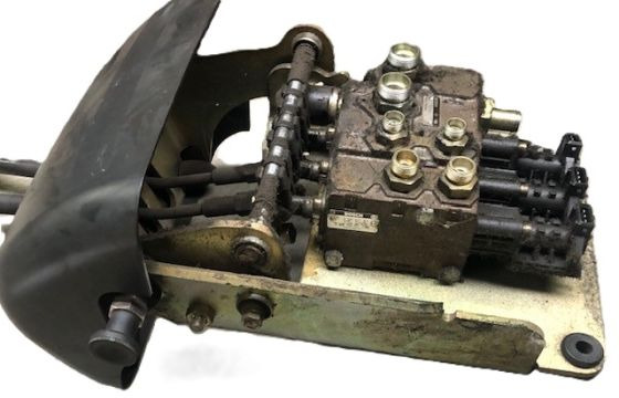 Hydraulic control valve for Still - Hidraulikus szelep - Anyagmozgató gép: 1 kép. Hydraulic control valve for Still - Hidraulikus szelep - Anyagmozgató gép: 1 kép.