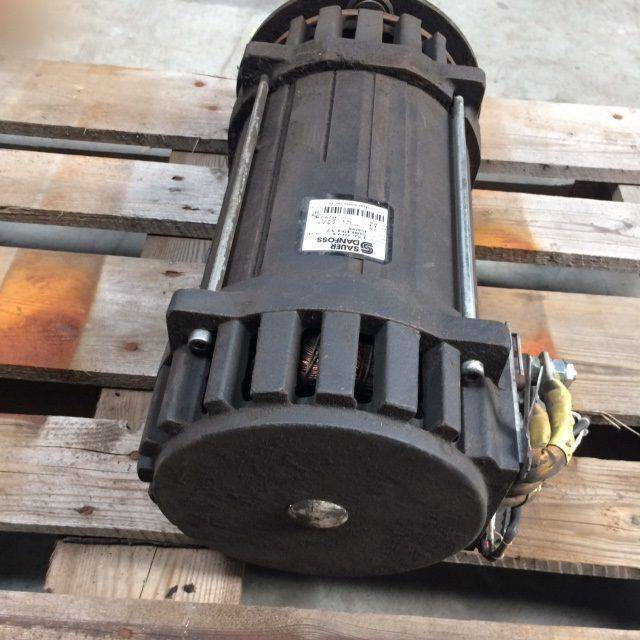 Hydraulic motor for Hyster - Hidraulikus motor - Anyagmozgató gép: 4 kép. Hydraulic motor for Hyster - Hidraulikus motor - Anyagmozgató gép: 4 kép.