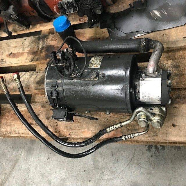Hydraulic motor for Linde series 335-02 - Hidraulikus motor - Anyagmozgató gép: 1 kép. Hydraulic motor for Linde series 335-02 - Hidraulikus motor - Anyagmozgató gép: 1 kép.