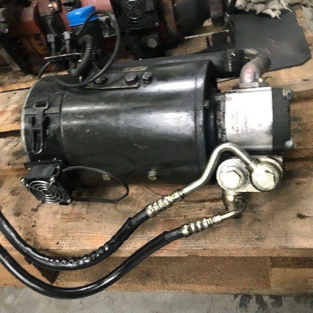 Hydraulic motor for Linde series 335-02 - Hidraulikus motor - Anyagmozgató gép: 2 kép. Hydraulic motor for Linde series 335-02 - Hidraulikus motor - Anyagmozgató gép: 2 kép.