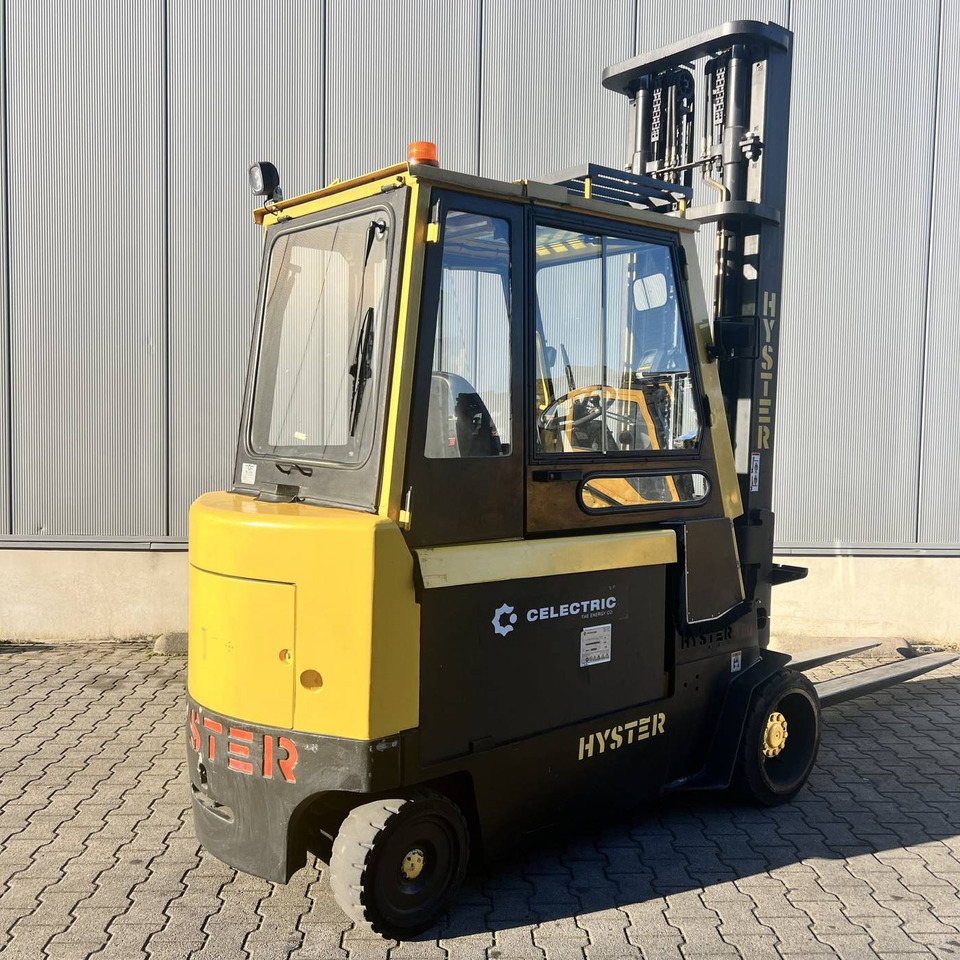 Hyster E4.50XL - Elektromos targonca: 3 kép. Hyster E4.50XL - Elektromos targonca: 3 kép.