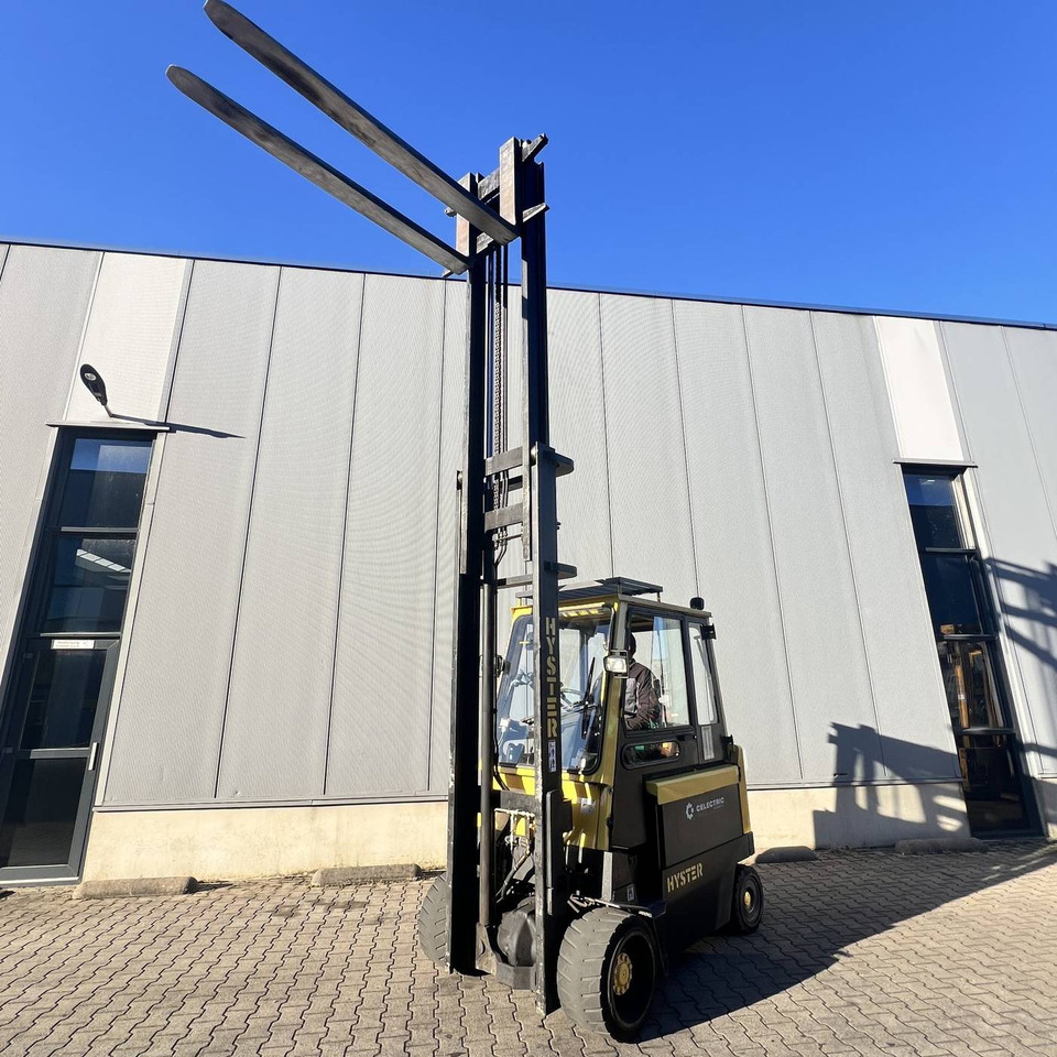 Hyster E4.50XL - Elektromos targonca: 5 kép. Hyster E4.50XL - Elektromos targonca: 5 kép.