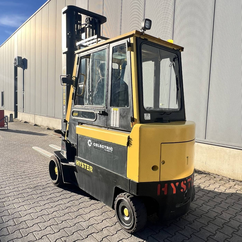 Hyster E4.50XL - Elektromos targonca: 2 kép. Hyster E4.50XL - Elektromos targonca: 2 kép.