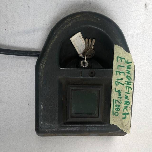 Instrument hood /EW/BZ for Jungheinrich - Elektromos rendszer - Anyagmozgató gép: 3 kép. Instrument hood /EW/BZ for Jungheinrich - Elektromos rendszer - Anyagmozgató gép: 3 kép.