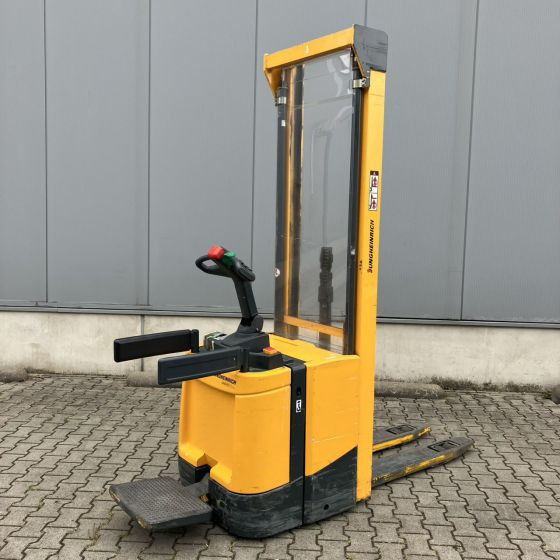 Jungheinrich ERC Z214 - Emelőtargoncá: 1 kép. Jungheinrich ERC Z214 - Emelőtargoncá: 1 kép.