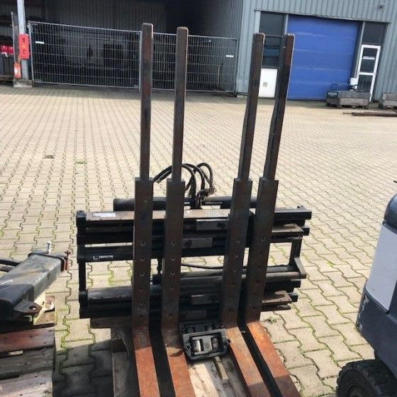 Kaup Double pallet handler with separate side shift - Raklapvilla: 3 kép. Kaup Double pallet handler with separate side shift - Raklapvilla: 3 kép.