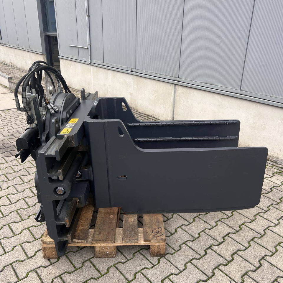 Kaup rotating baleclamp 4.8T493 - Bálafogó: 2 kép. Kaup rotating baleclamp 4.8T493 - Bálafogó: 2 kép.