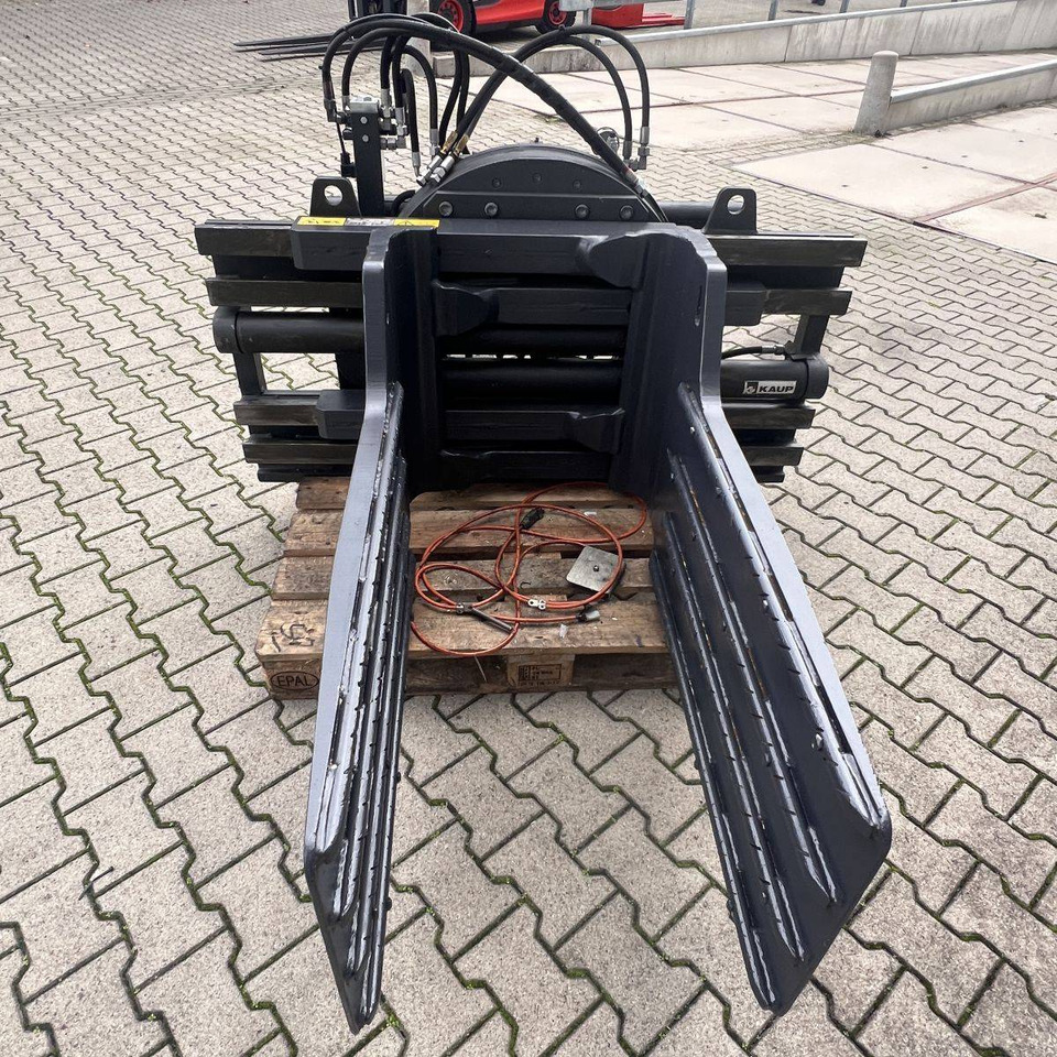 Kaup rotating baleclamp 4.8T493 - Bálafogó: 1 kép. Kaup rotating baleclamp 4.8T493 - Bálafogó: 1 kép.