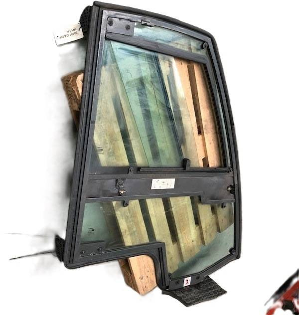 Left door for Nissan - Ajtó és alkatrészek - Anyagmozgató gép: 4 kép. Left door for Nissan - Ajtó és alkatrészek - Anyagmozgató gép: 4 kép.