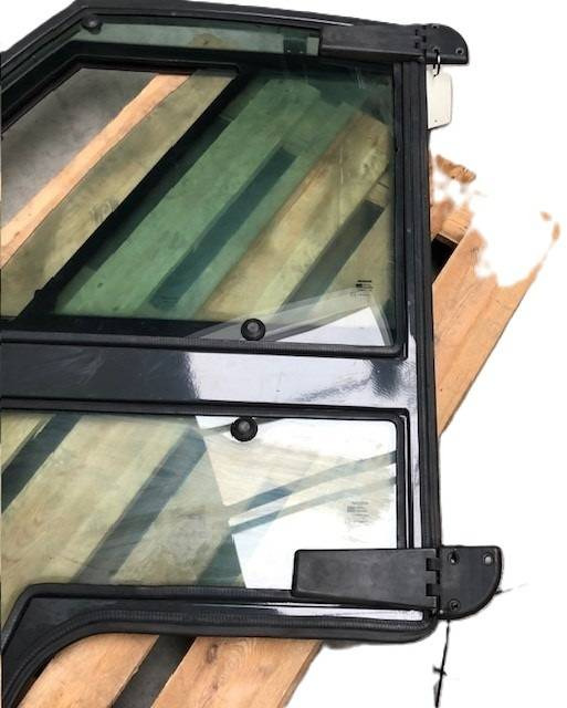 Left door for Nissan - Ajtó és alkatrészek - Anyagmozgató gép: 5 kép. Left door for Nissan - Ajtó és alkatrészek - Anyagmozgató gép: 5 kép.