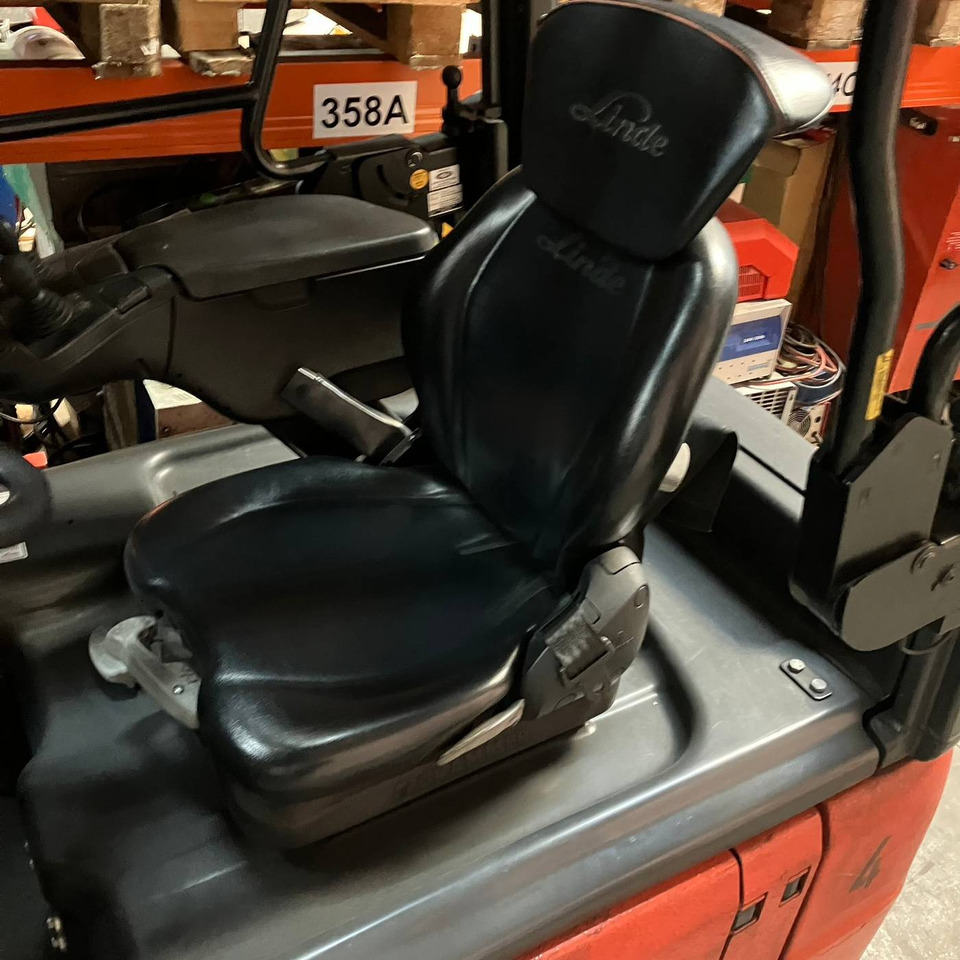 Linde E16 (386-02) EVO - Elektromos targonca: 2 kép. Linde E16 (386-02) EVO - Elektromos targonca: 2 kép.
