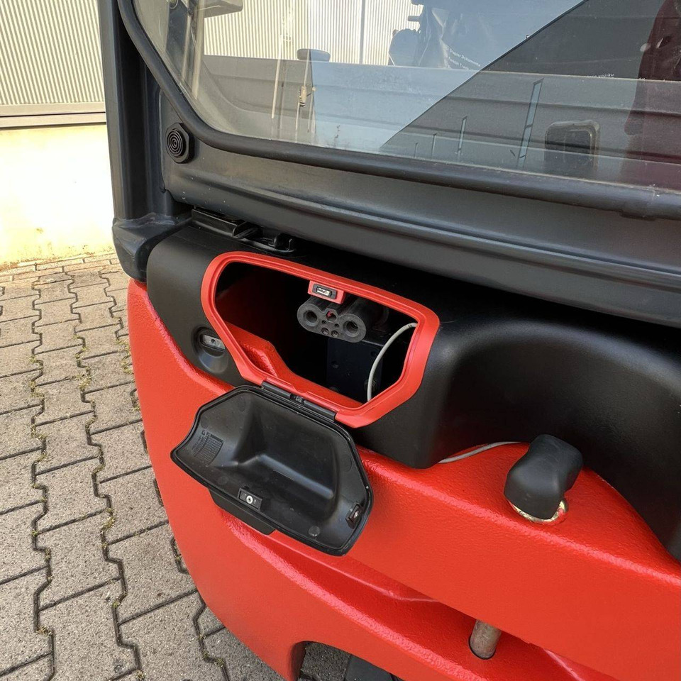 Linde E16 (386-02) EVO - Elektromos targonca: 4 kép. Linde E16 (386-02) EVO - Elektromos targonca: 4 kép.