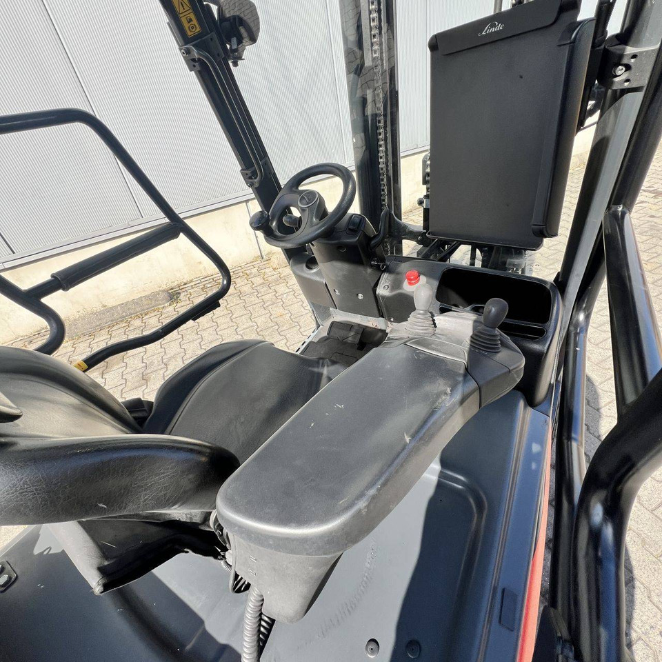 Linde E16 (386-02) EVO - Elektromos targonca: 5 kép. Linde E16 (386-02) EVO - Elektromos targonca: 5 kép.