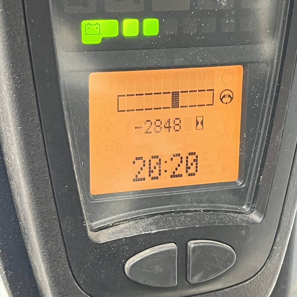 Linde E16 (386) - Elektromos targonca: 3 kép. Linde E16 (386) - Elektromos targonca: 3 kép.