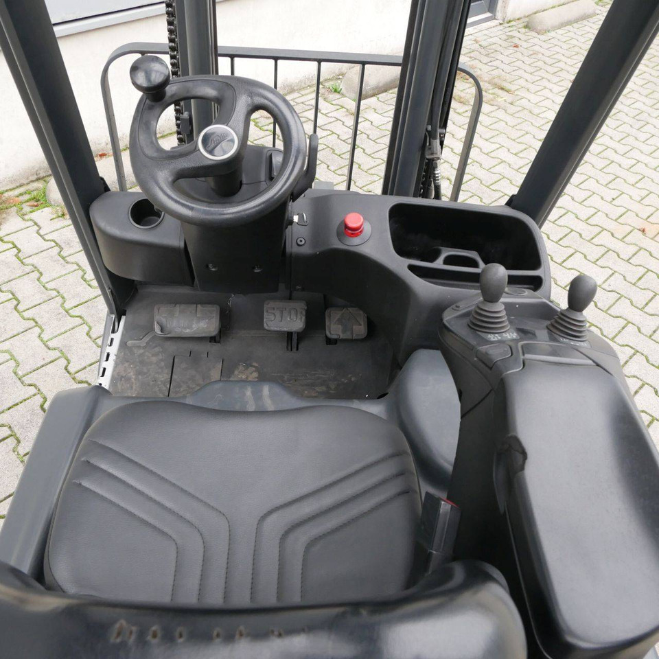 Linde E16C (386-02) EVO - Elektromos targonca: 4 kép. Linde E16C (386-02) EVO - Elektromos targonca: 4 kép.