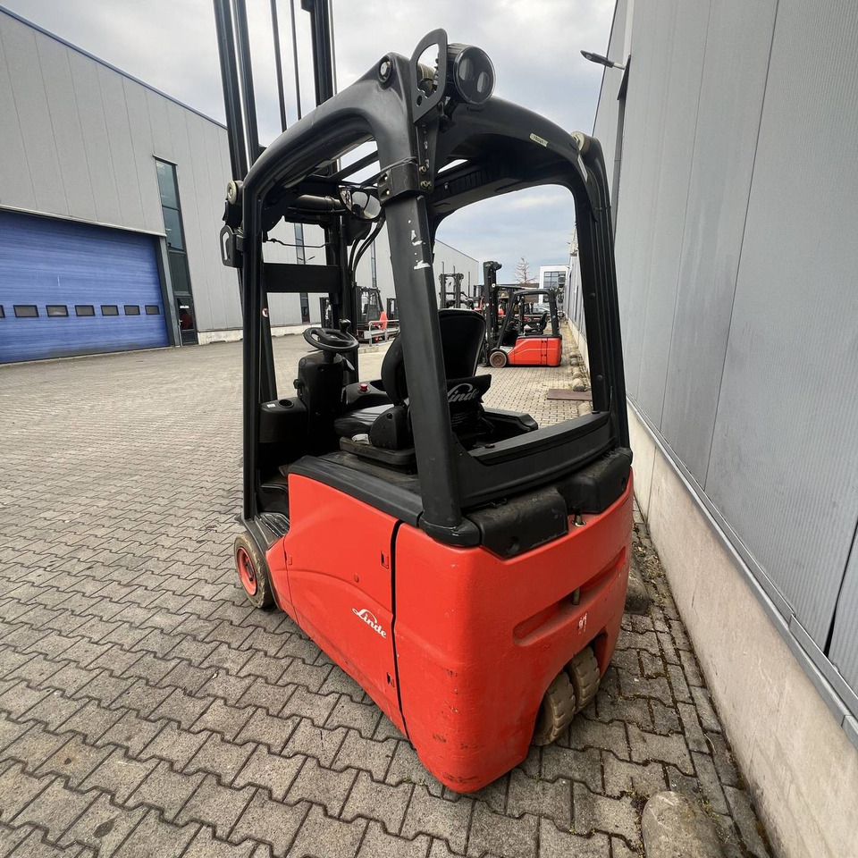 Linde E16H (386) - Elektromos targonca: 2 kép. Linde E16H (386) - Elektromos targonca: 2 kép.