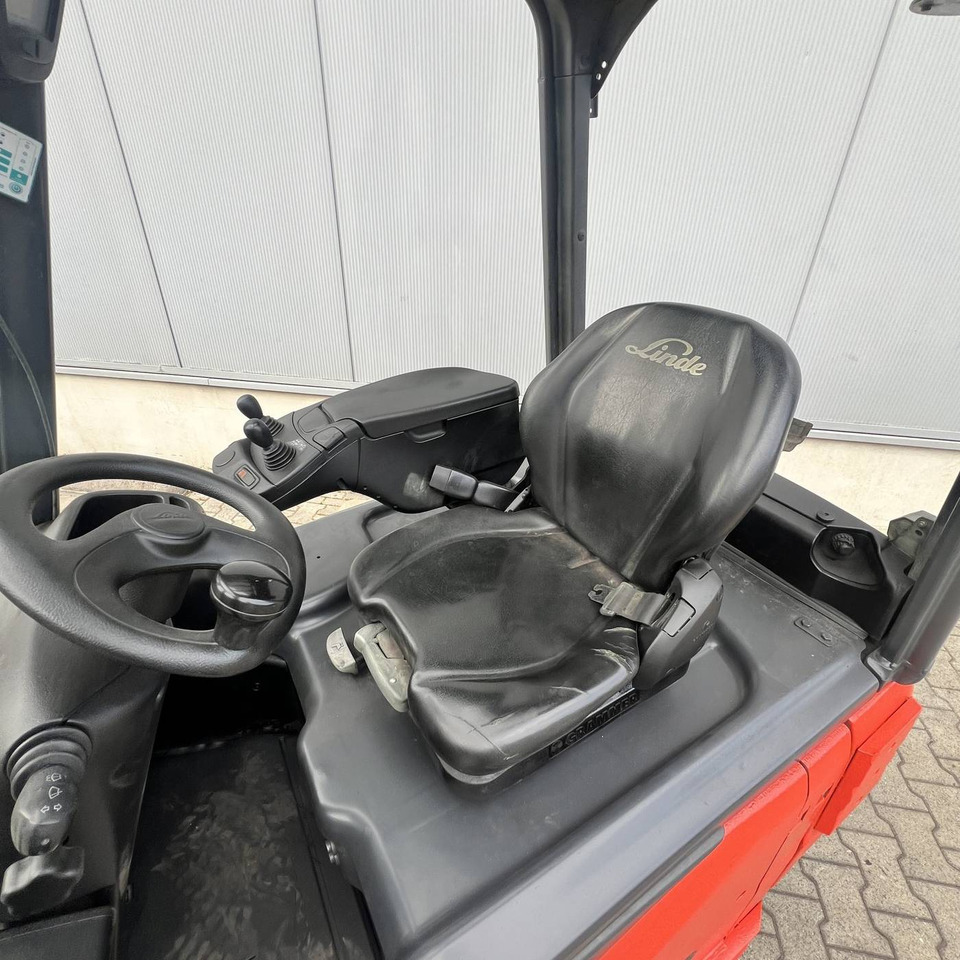Linde E16PH (386-02) EVO - Elektromos targonca: 3 kép. Linde E16PH (386-02) EVO - Elektromos targonca: 3 kép.