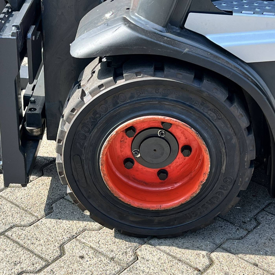 Elektromos targonca Linde E18PH (386-02) EVO: 19 kép. Elektromos targonca Linde E18PH (386-02) EVO: 19 kép.