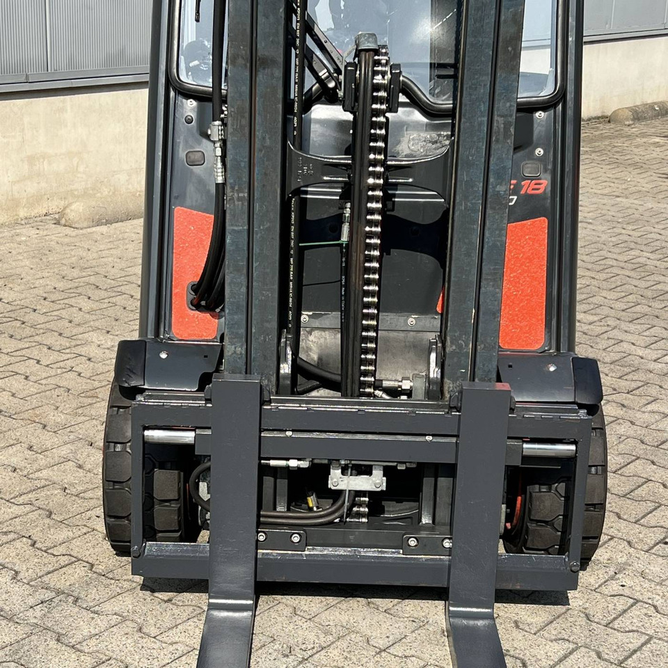 Elektromos targonca Linde E18PH (386-02) EVO: 18 kép. Elektromos targonca Linde E18PH (386-02) EVO: 18 kép.