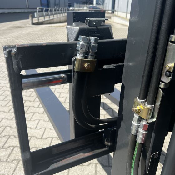 Linde E20PH (386) - Elektromos targonca: 4 kép. Linde E20PH (386) - Elektromos targonca: 4 kép.