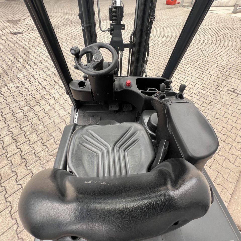 Linde E20PL (386-02) EVO - Elektromos targonca: 4 kép. Linde E20PL (386-02) EVO - Elektromos targonca: 4 kép.