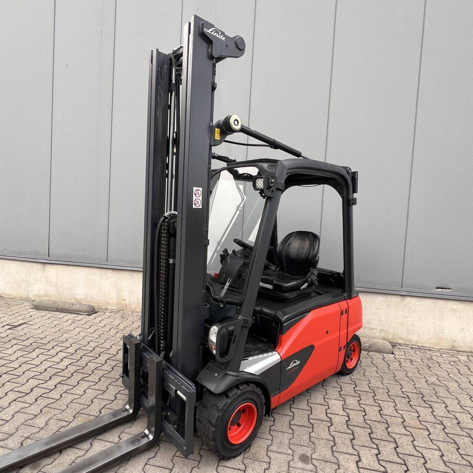 Linde E20PL (386-02) EVO - Elektromos targonca: 1 kép. Linde E20PL (386-02) EVO - Elektromos targonca: 1 kép.