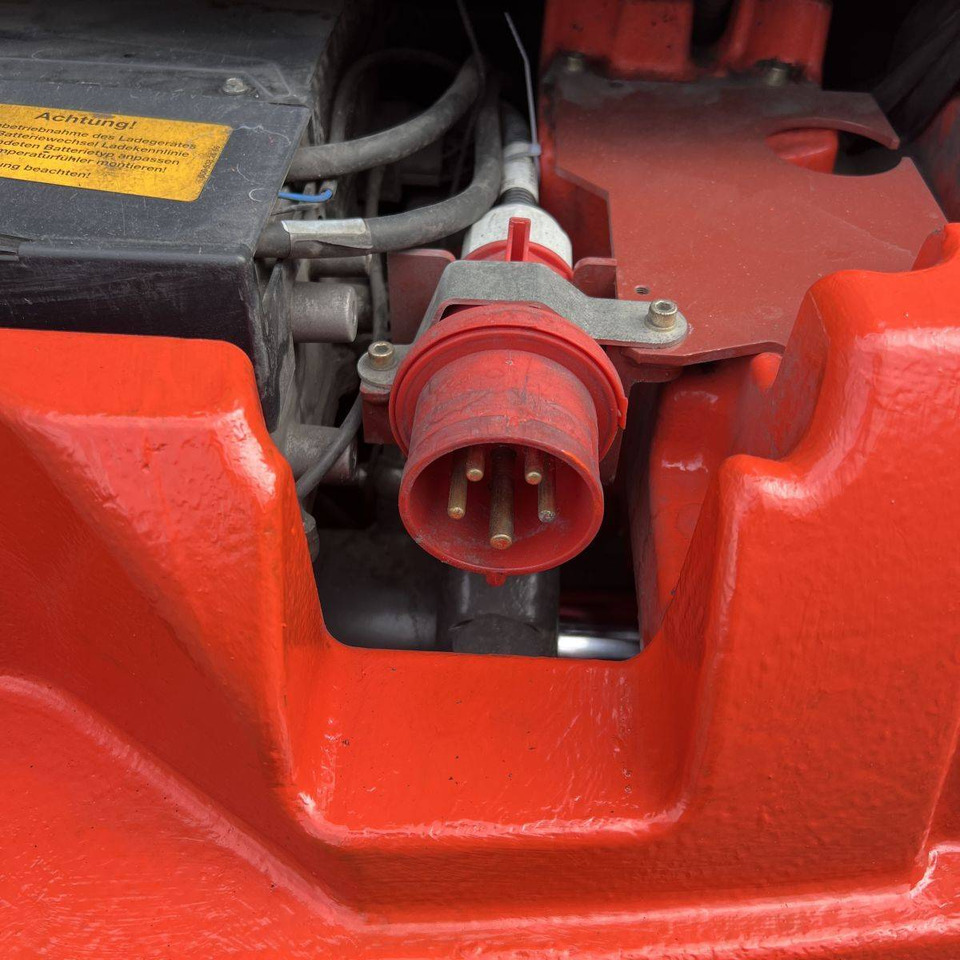 Linde E20PL (386-02) EVO lízing Linde E20PL (386-02) EVO: 17 kép.