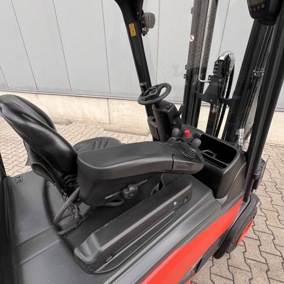 Linde E20PL (386-02) EVO - Elektromos targonca: 3 kép. Linde E20PL (386-02) EVO - Elektromos targonca: 3 kép.