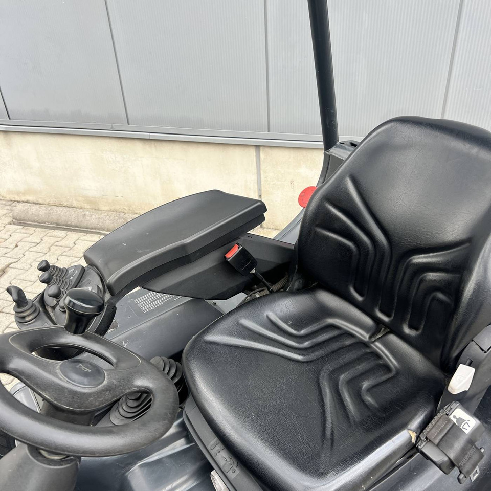 Linde E25 (336-02) - Elektromos targonca: 5 kép. Linde E25 (336-02) - Elektromos targonca: 5 kép.