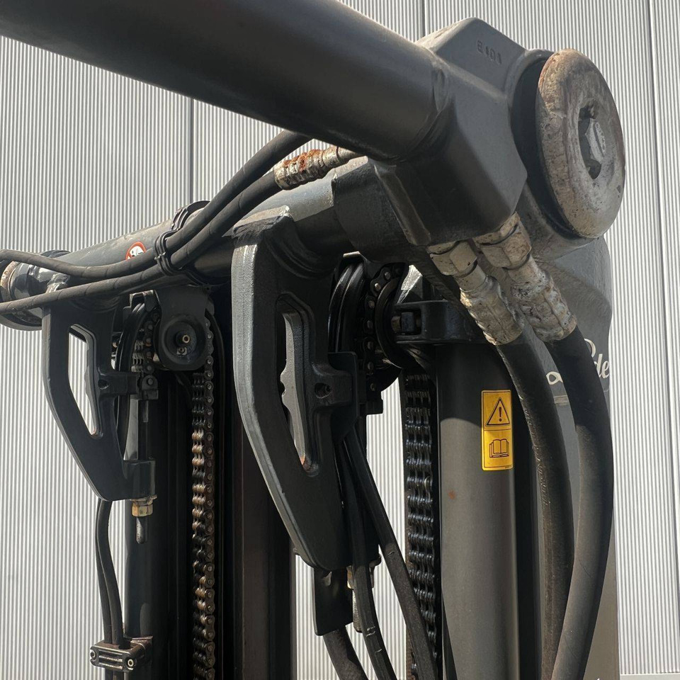 Elektromos targonca Linde E25L (387): 16 kép.