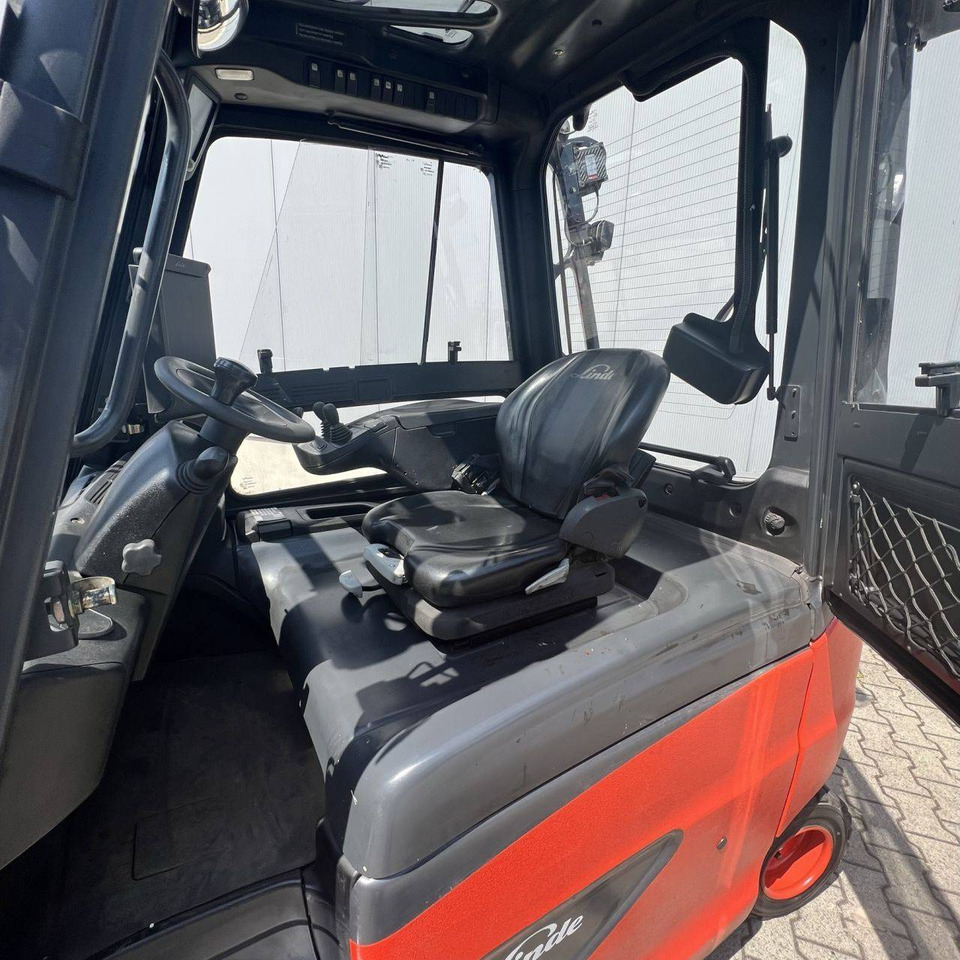 Linde E30/600 HL (387) - Elektromos targonca: 4 kép. Linde E30/600 HL (387) - Elektromos targonca: 4 kép.