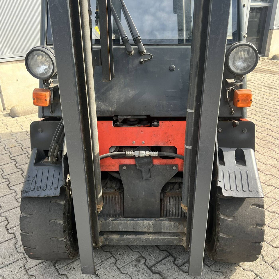 Elektromos targonca Linde E30-600S (336-03): 18 kép.