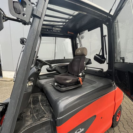 Linde E40-600HL (388) - Elektromos targonca: 3 kép. Linde E40-600HL (388) - Elektromos targonca: 3 kép.