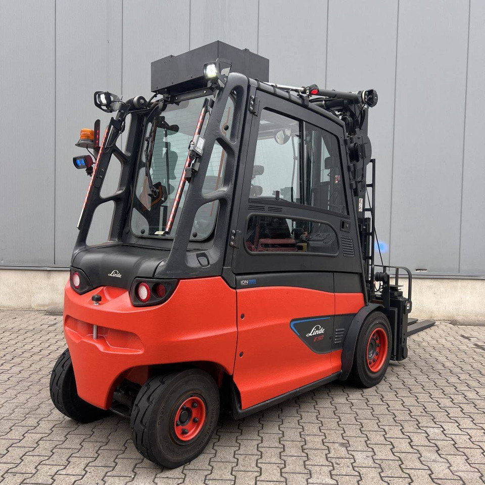 Linde E50/600HL (388) - Elektromos targonca: 2 kép. Linde E50/600HL (388) - Elektromos targonca: 2 kép.