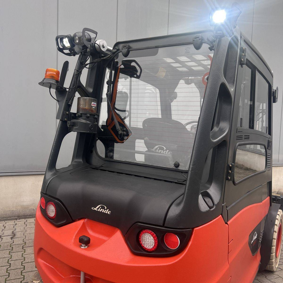 Linde E50/600L (388) LOW - Elektromos targonca: 5 kép. Linde E50/600L (388) LOW - Elektromos targonca: 5 kép.