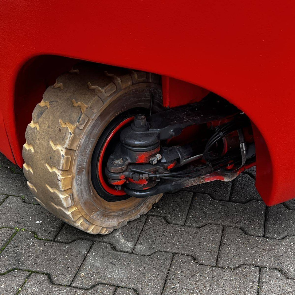 Linde H16D (391) lízing Linde H16D (391): 10 kép.