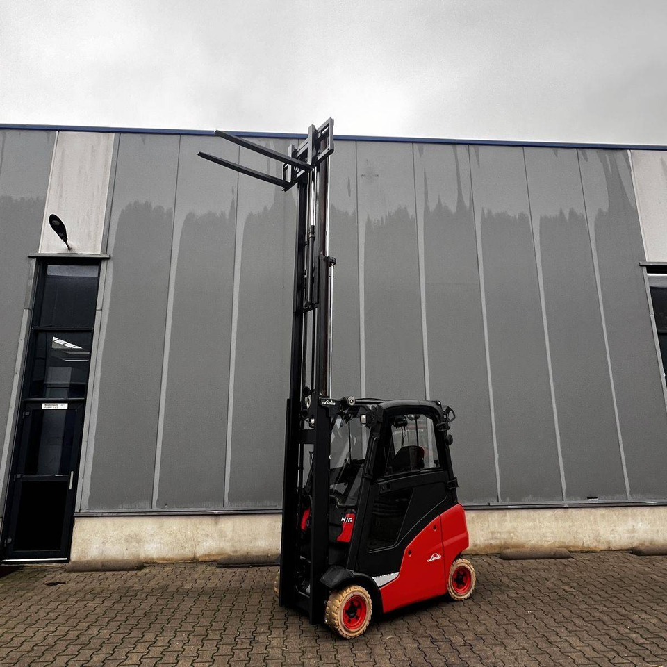 Linde H16D (391) lízing Linde H16D (391): 20 kép.