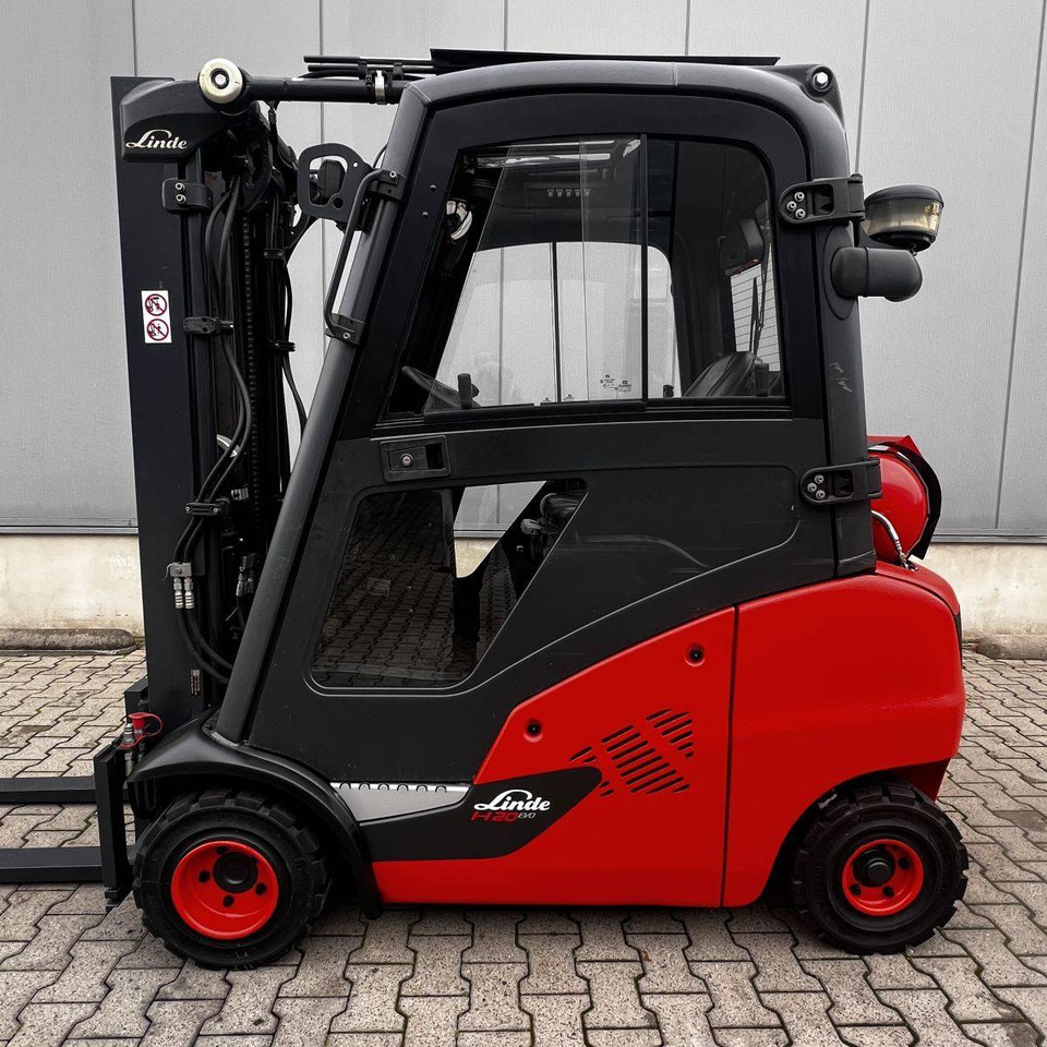 Linde H20T (391) EVO - Gázüzemű targonca: 2 kép. Linde H20T (391) EVO - Gázüzemű targonca: 2 kép.