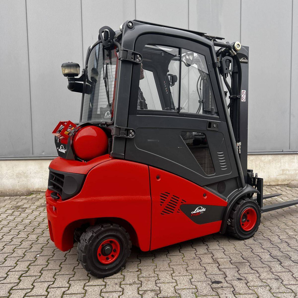 Linde H20T (391) EVO - Gázüzemű targonca: 3 kép. Linde H20T (391) EVO - Gázüzemű targonca: 3 kép.