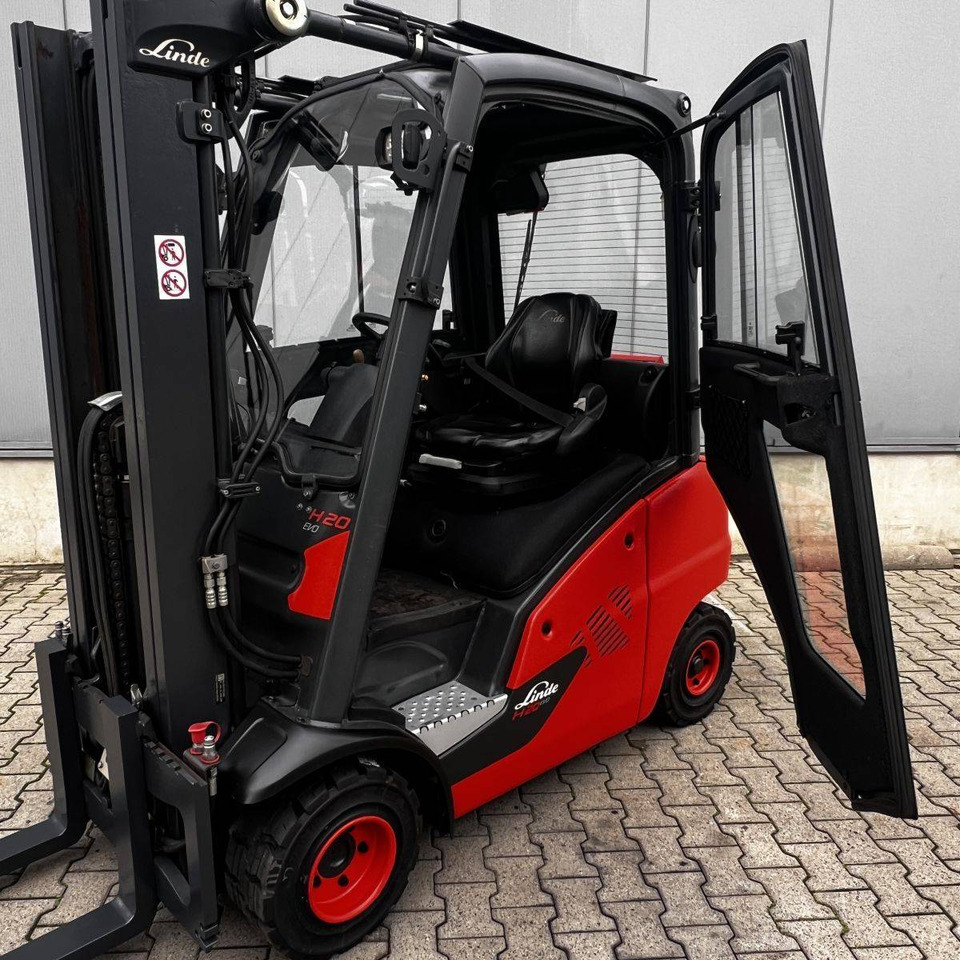 Linde H20T (391) EVO - Gázüzemű targonca: 5 kép. Linde H20T (391) EVO - Gázüzemű targonca: 5 kép.